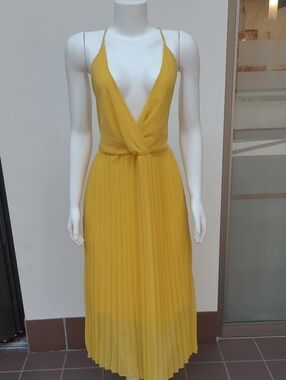 Pleated Yellow V-Neck Maxi Dress